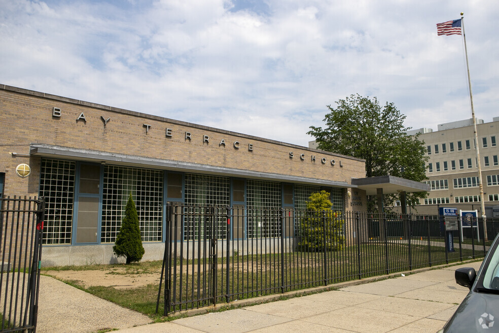 PS169Q-Bay Terrace School